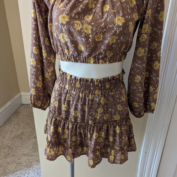 Altra'd State brown with yellow floral print skirt and crop top set size XS - Picture 5 of 8